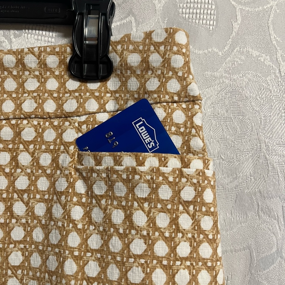 Chic Chico’s Tan and White Geometric Skort. - Picture 2 of 6